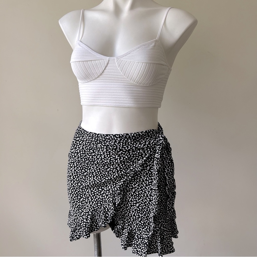 GB Printed Side Tie Wrap Ruffled Mini Skirt, XS Black/White